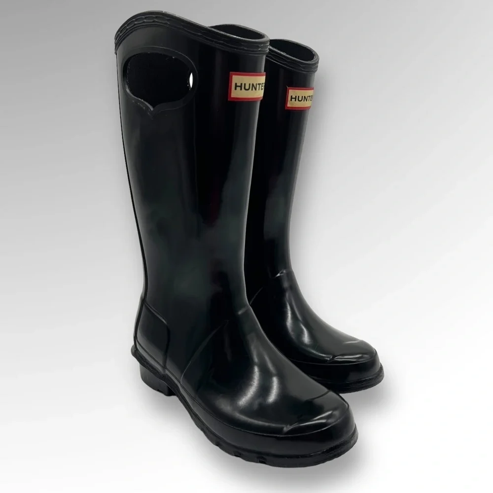 Black hunter black gloss boots. Size 7